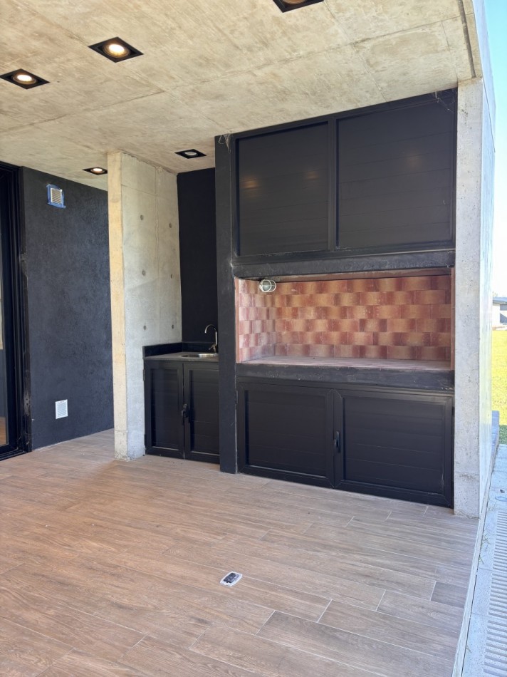 Casa 3 Amb. - con Piscina - Barrio Privado Arenas Chico