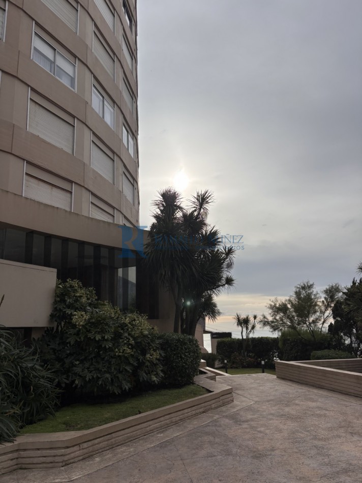 Dpto. 3 Ambientes Vista al Mar - Bolivar y Mendoza - Torreon del Monje