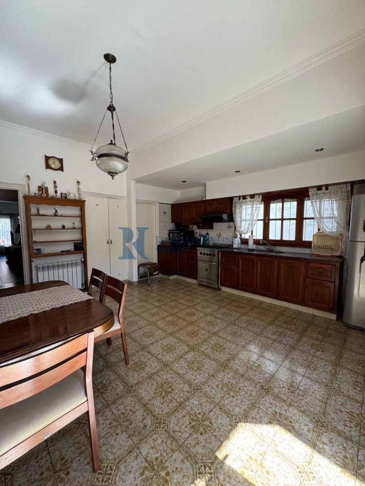 Chalet 5 Amb. Apto credito.Quincho, Garaje y Jardin - La Perla Norte