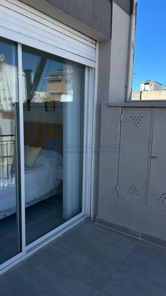 Dpto. 2 Amb. al Frente con Balcon Terraza - Bolivar y Corrientes