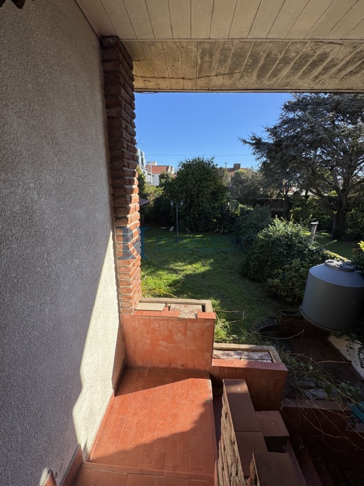 Chalet de 6 Amb. desarrollado en 3 Niveles - Zona Punta Mogotes