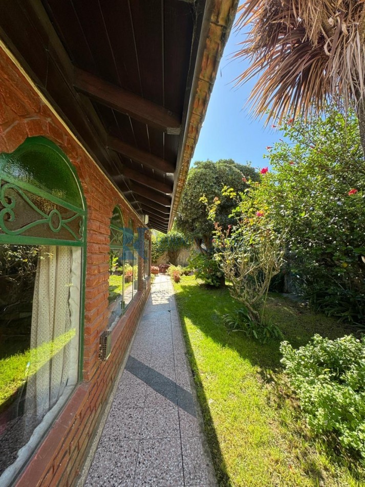 Chalet 5 Amb. Apto credito.Quincho, Garaje y Jardin - La Perla Norte