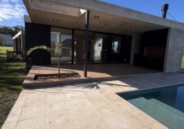 Casa 3 Amb. - con Piscina - Barrio Privado Arenas Chico